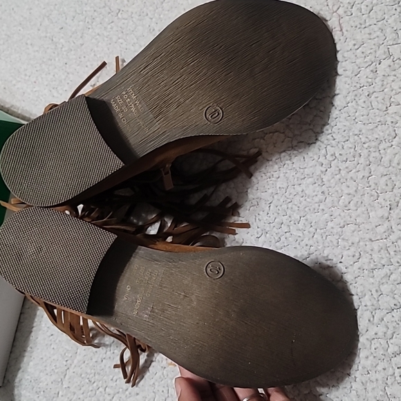 Brown booties - Picture 2 of 3